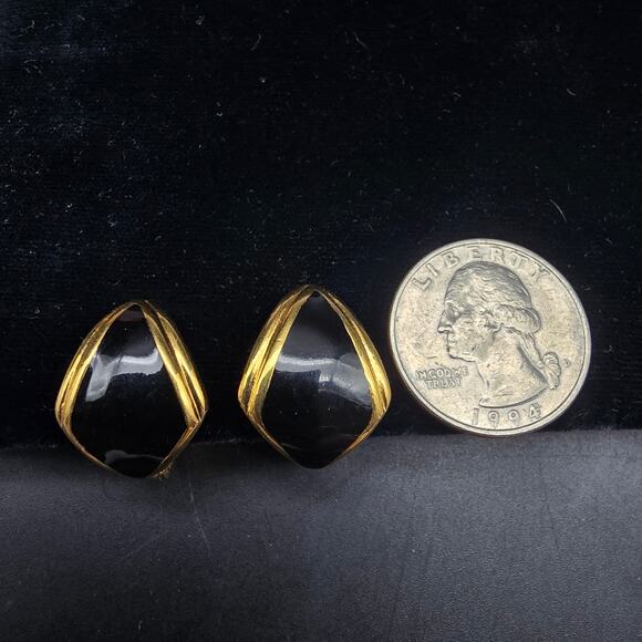 Monet Black Enamel Gold Tone Clip On Earrings VIntage Costume Jewelry - Picture 6 of 7